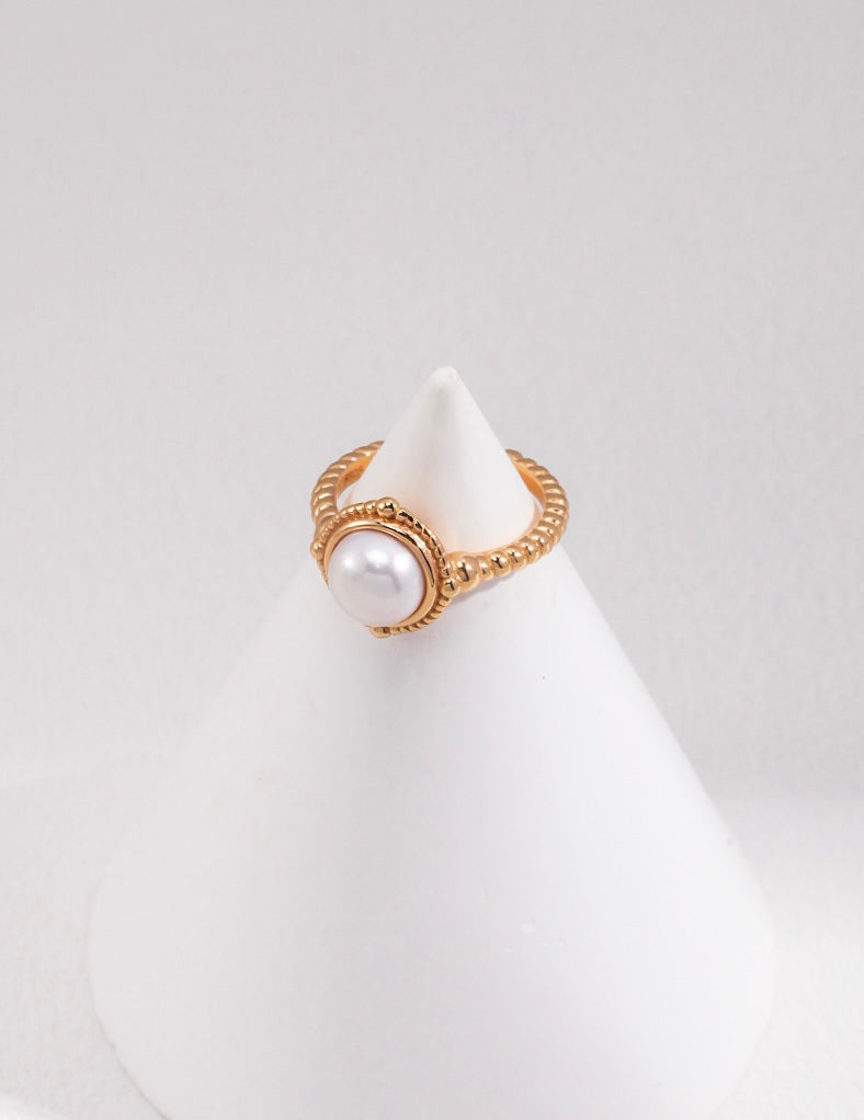 Twisted Band Pearl Ring