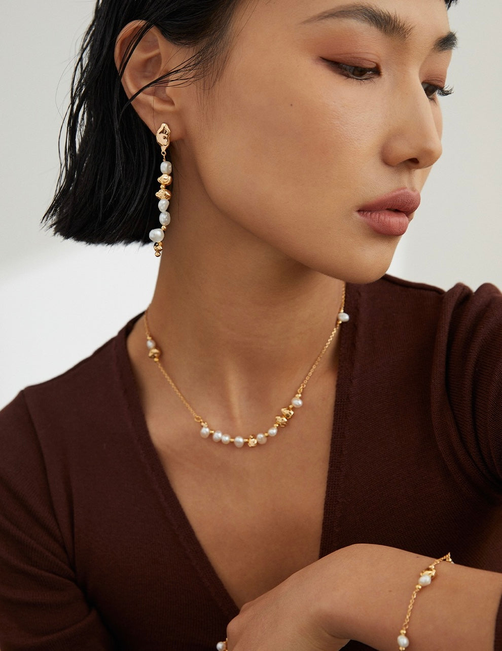 Golden Glow Pearl Chain Necklace