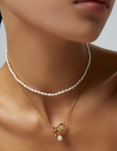 Intertwined Knot Pearl Pendant Necklace