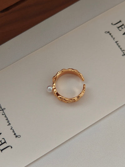 Organic Ripple Pearl Ring