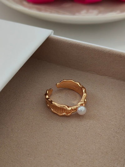 Organic Ripple Pearl Ring