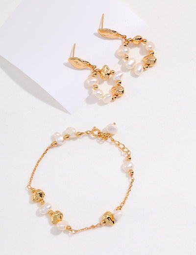 Golden Charm Pearl Bracelet