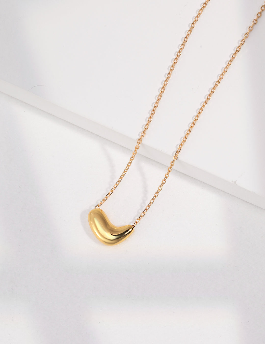 Minimalist Heart Shape Gold Bean Pendant Necklace