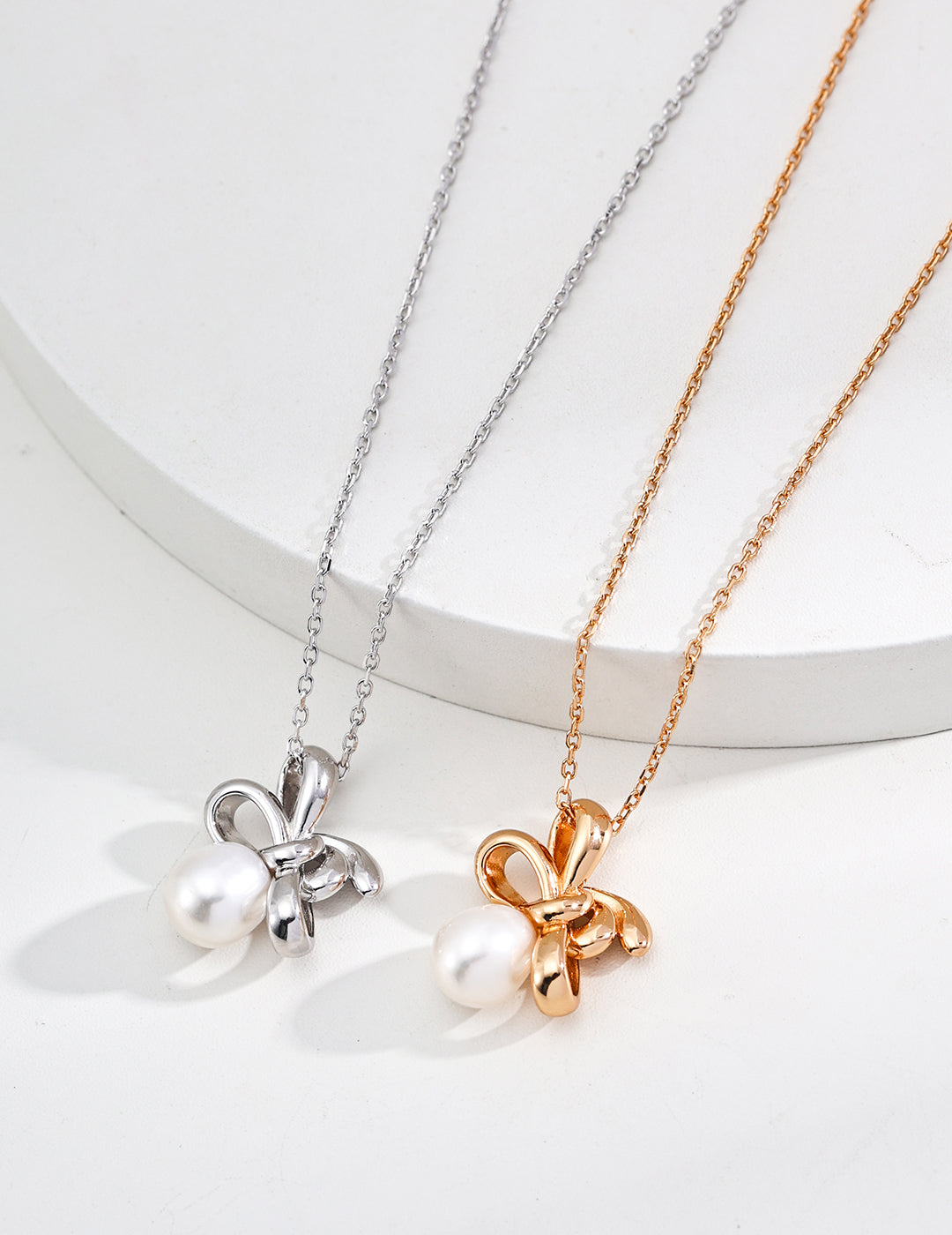 Elegant Bow Pearl Pendant Necklace