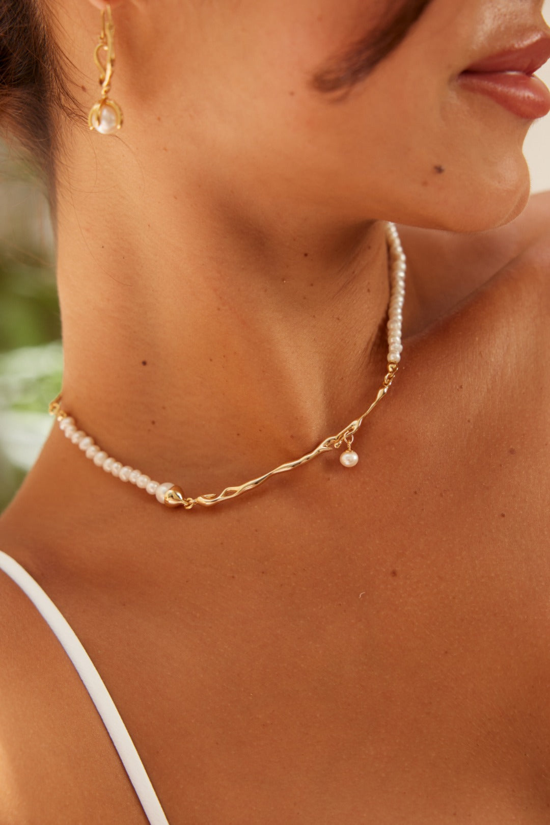 Freshwater Pearl Asymmetric Choker Necklace